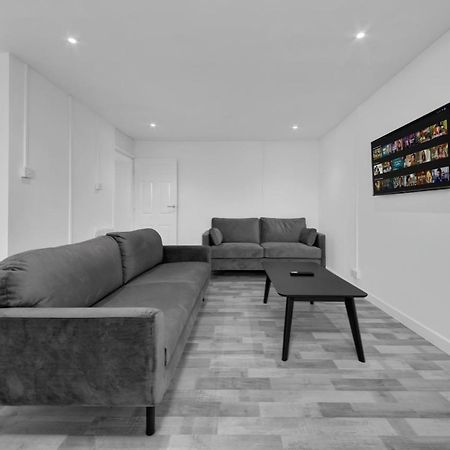 Suites By Rehoboth - Overcomers- Deptford Londra Esterno foto