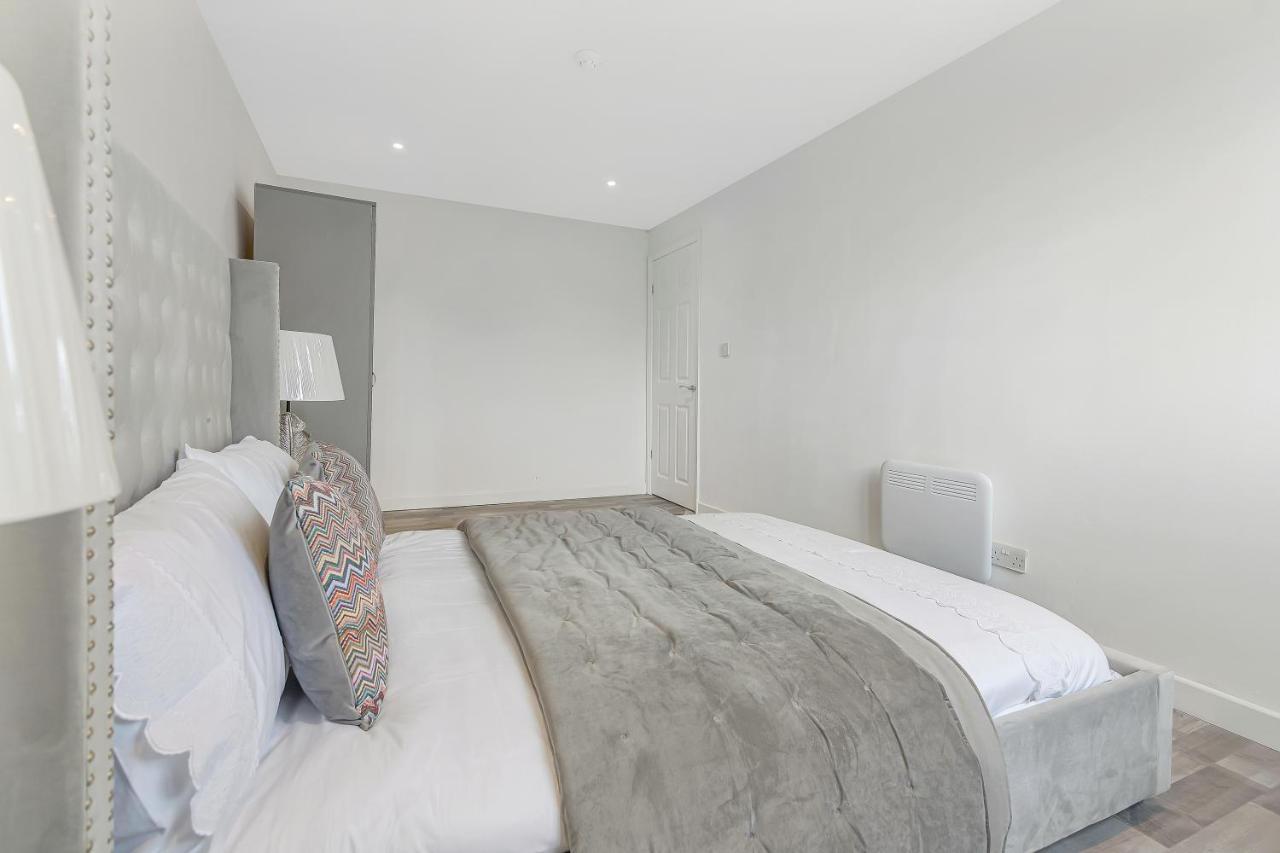Suites By Rehoboth - Overcomers- Deptford Londra Esterno foto