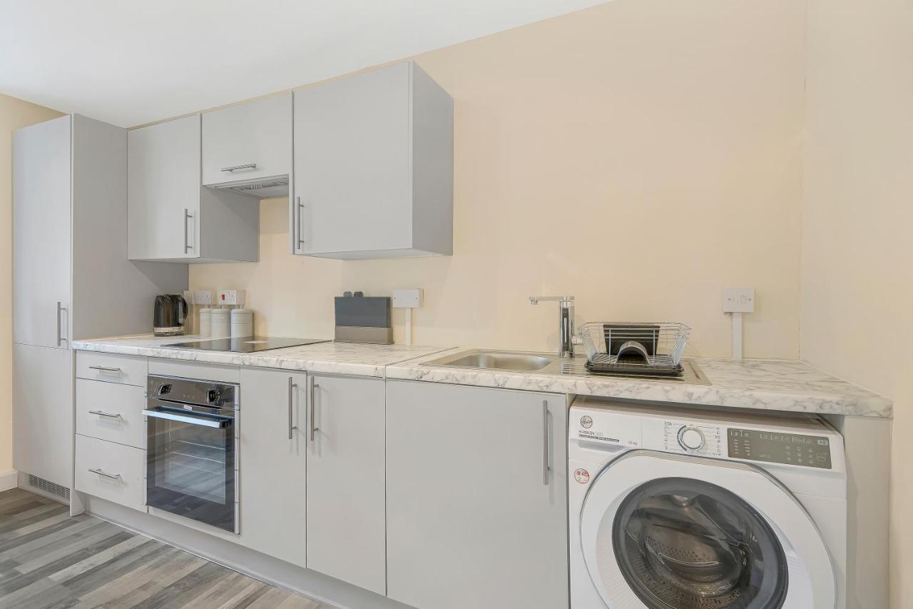 Suites By Rehoboth - Overcomers- Deptford Londra Esterno foto