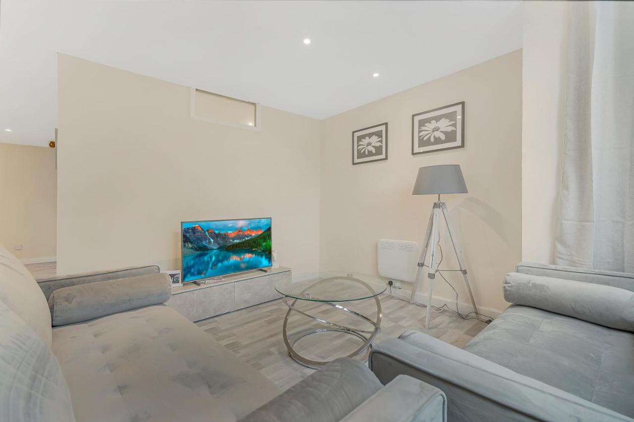 Suites By Rehoboth - Overcomers- Deptford Londra Esterno foto