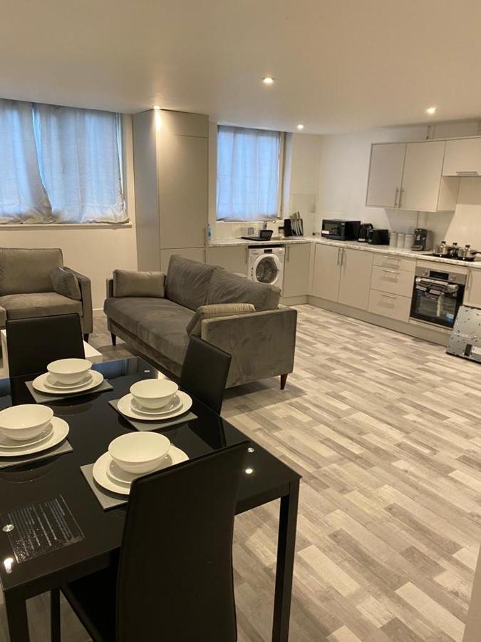Suites By Rehoboth - Overcomers- Deptford Londra Esterno foto