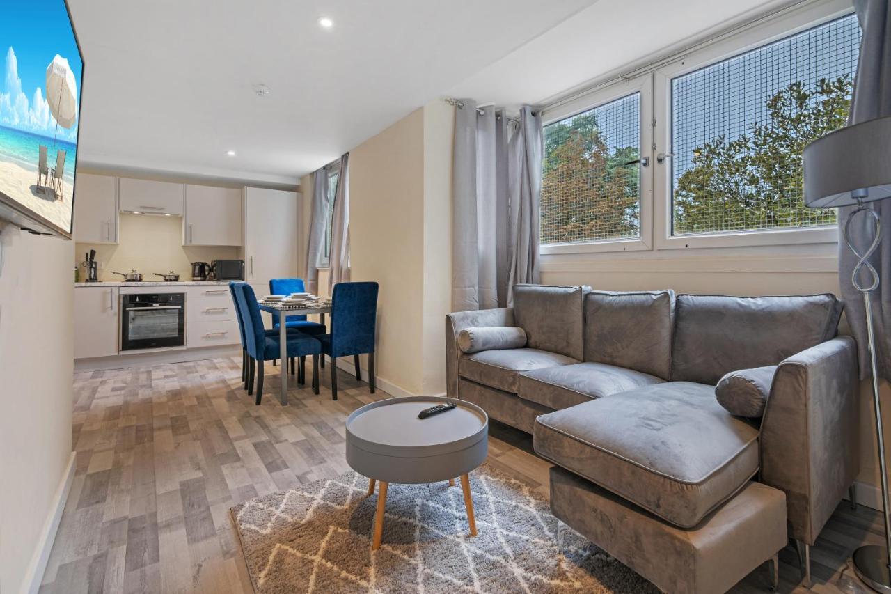 Suites By Rehoboth - Overcomers- Deptford Londra Esterno foto