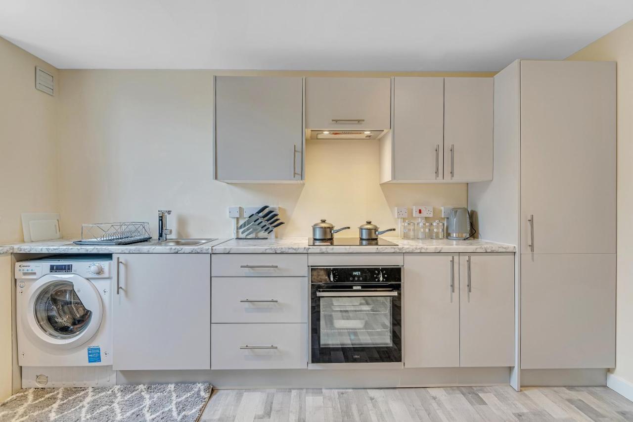 Suites By Rehoboth - Overcomers- Deptford Londra Esterno foto