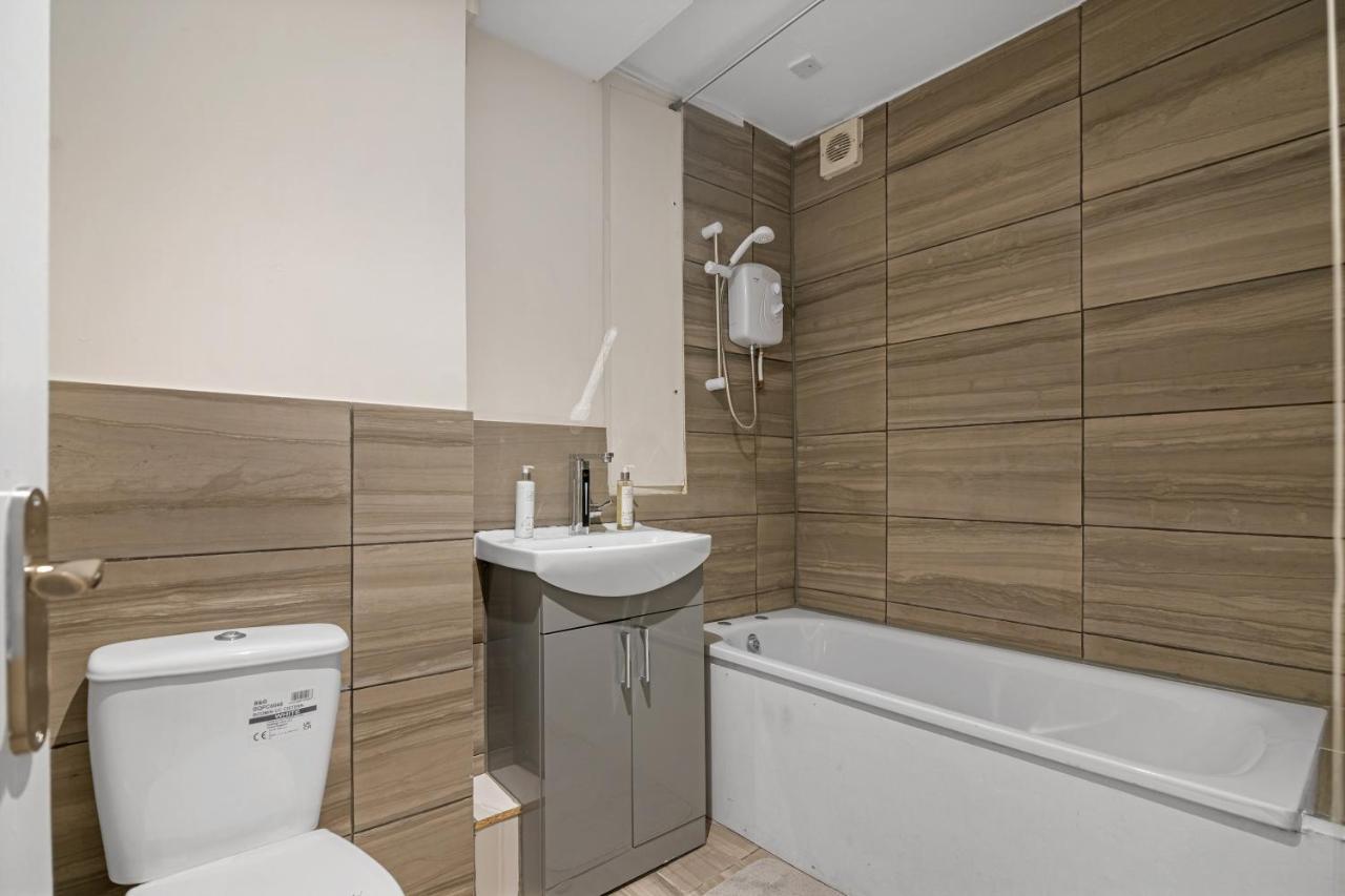Suites By Rehoboth - Overcomers- Deptford Londra Esterno foto