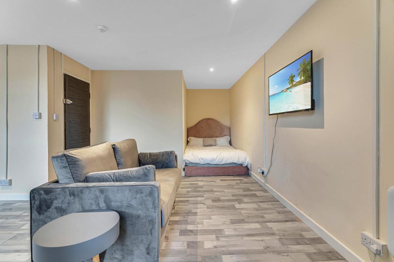 Suites By Rehoboth - Overcomers- Deptford Londra Esterno foto
