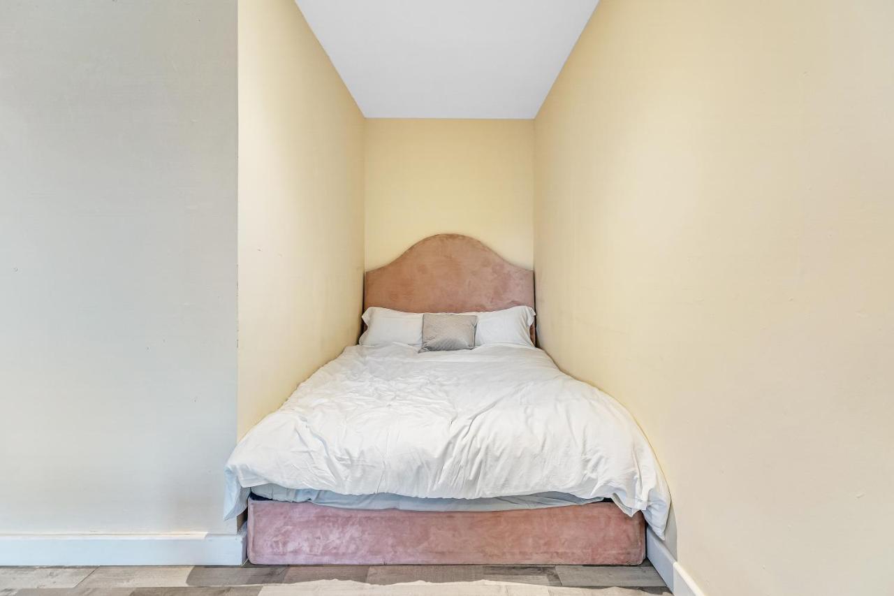 Suites By Rehoboth - Overcomers- Deptford Londra Esterno foto