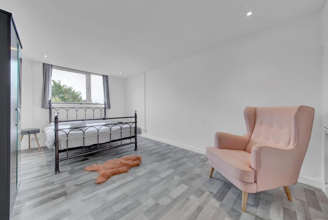Suites By Rehoboth - Overcomers- Deptford Londra Esterno foto