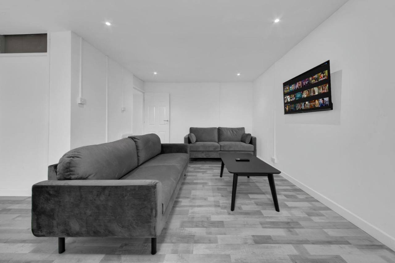 Suites By Rehoboth - Overcomers- Deptford Londra Esterno foto